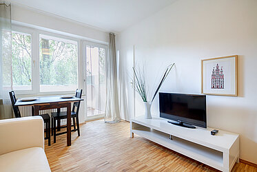 Sendling：明亮的一居室公寓，带阳台，靠近特蕾西亚草坪——空房