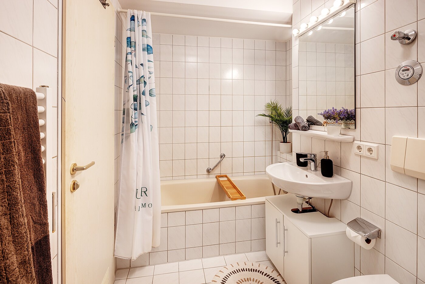 多层公寓 与 2 房间 | München-Obersendling | 70039 | Weißgefliestes Wannenbad...