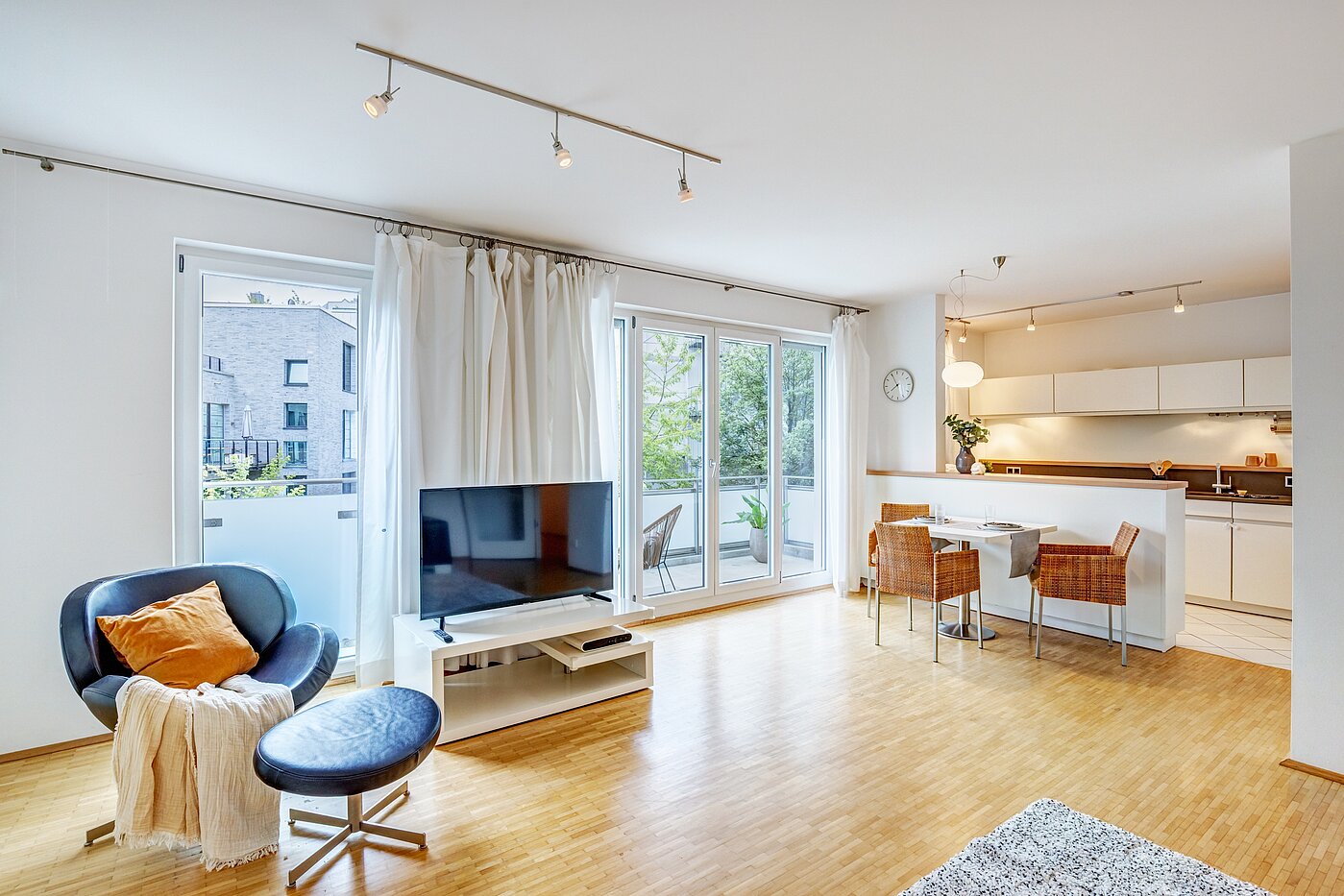 多层公寓 与 3 房间 | München-Neuhausen | 70489