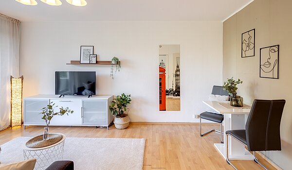 多层公寓 与 2 房间 | München-Sendling-Westpark | 2204ML2 | Helles Wohnzimmer...