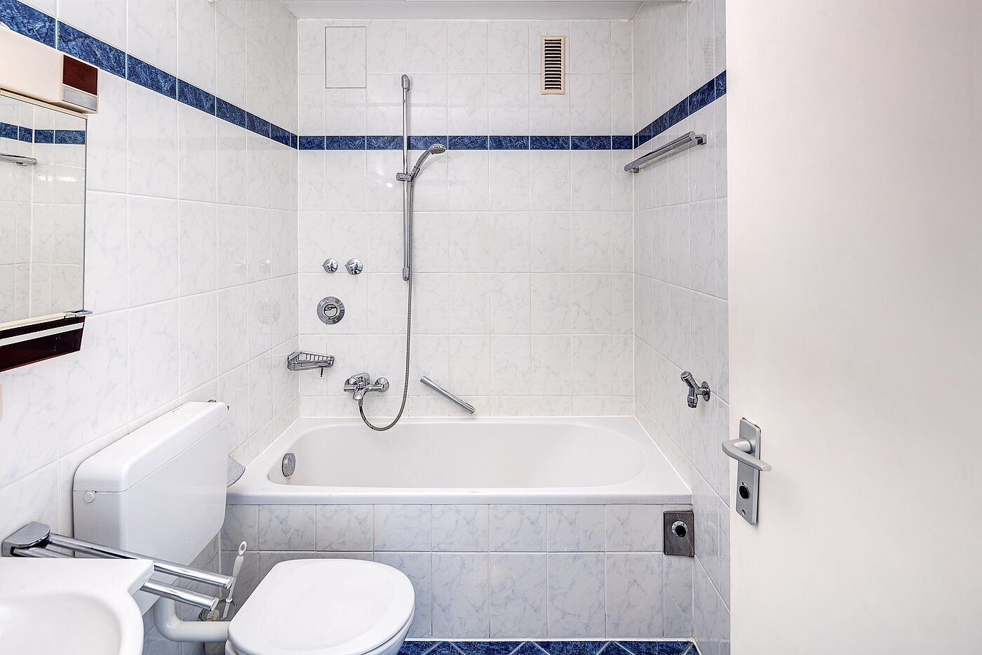 多层公寓 与 2 房间 | München-Freimann | 70158 | Bad mit Badewanne...