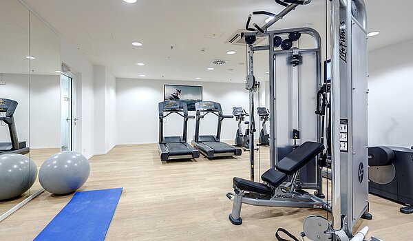 公寓 与 1.5 房间 | München-Neuhausen | 703131 | Fitnessbereich