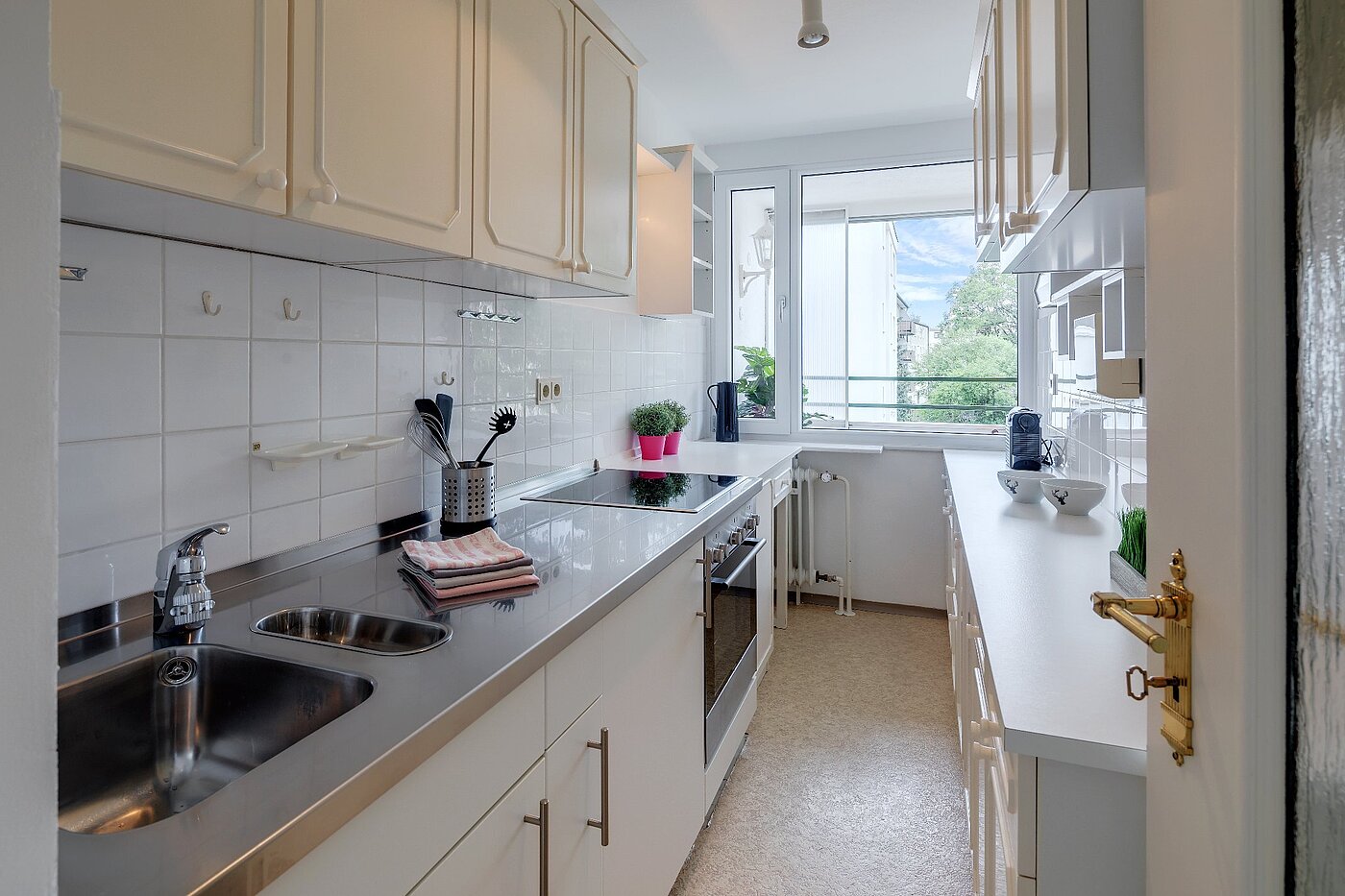 多层公寓 与 2 房间 | München-Berg am Laim | 1803ML4 | Küche mit Fenster