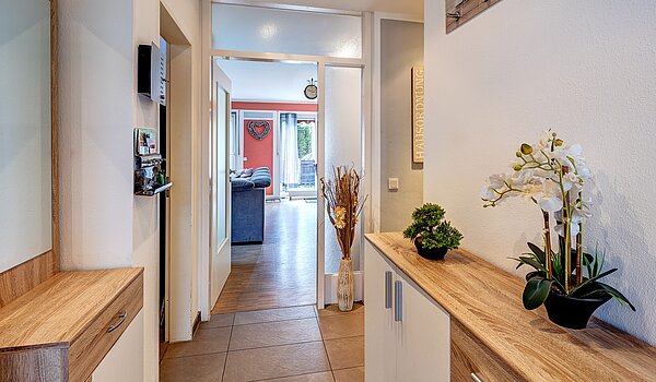 排角屋 与 6 房间 | Germering | 70033 | Diele mit Stellfläche