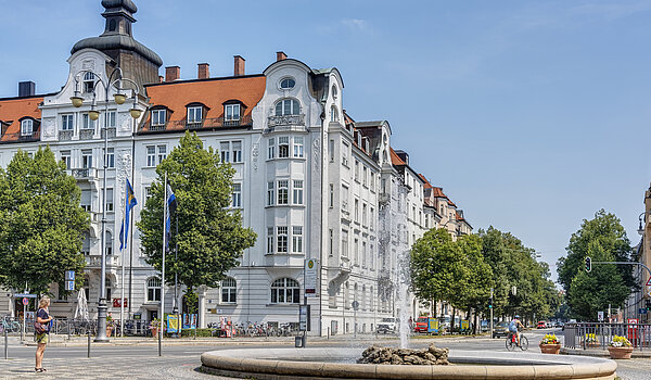 顶层公寓 与 2 房间 | München-Bogenhausen | 70385 | Unweit vom...