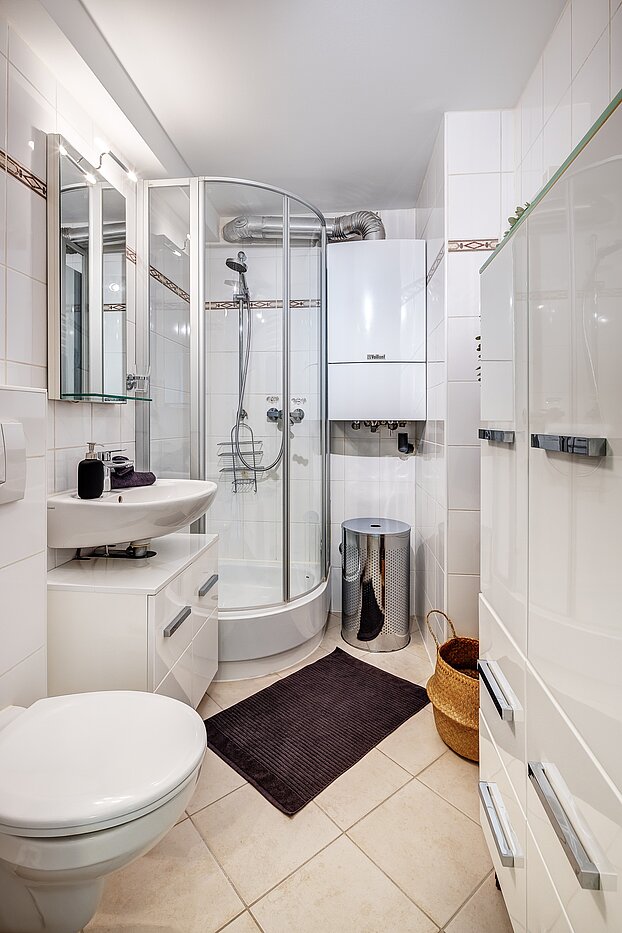 阁楼公寓 与 2 房间 | München-Au | 2209ML3 | Hell gefliestes Bad mit Dusche