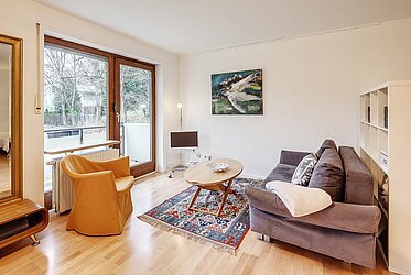 Schwabing：带美丽西向阳台的公寓