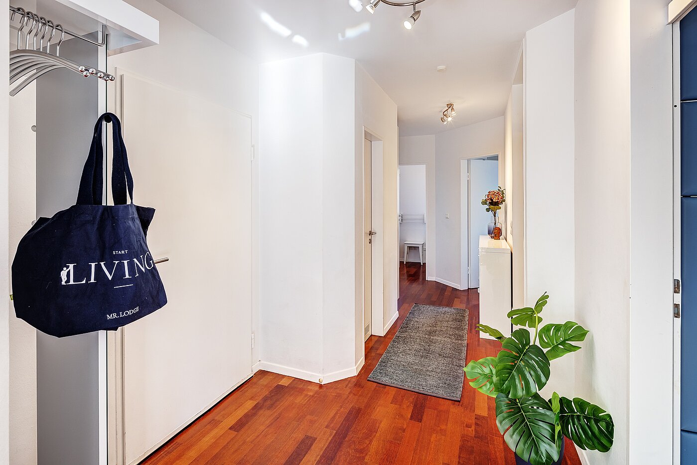 多层公寓 与 3 房间 | München-Schwabing | 2202ML12 | Zentraler Flur...