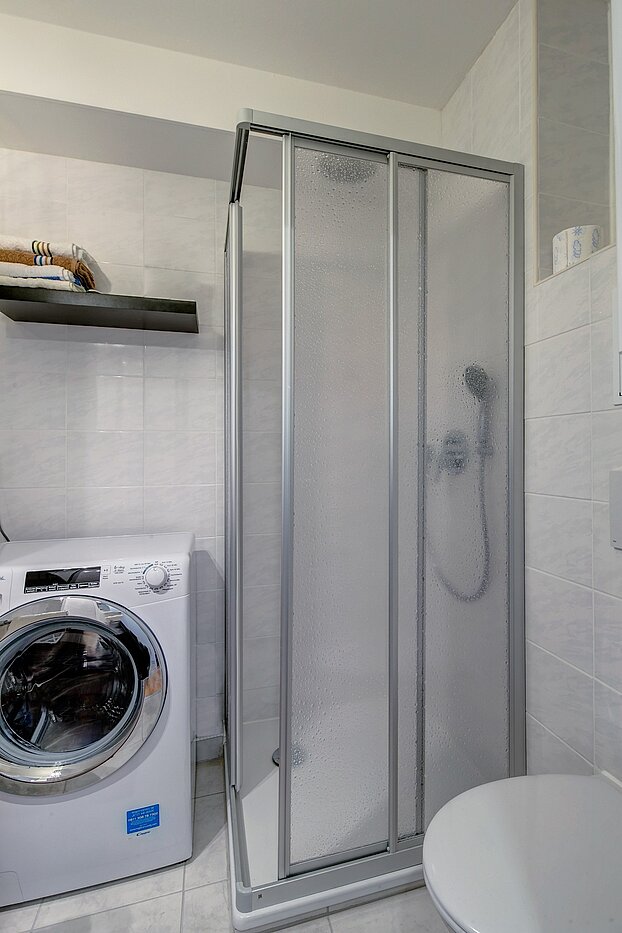 多层公寓 与 1 房间 | München-Berg am Laim | 2301ML4 | ...mit Dusche und Waschmaschine