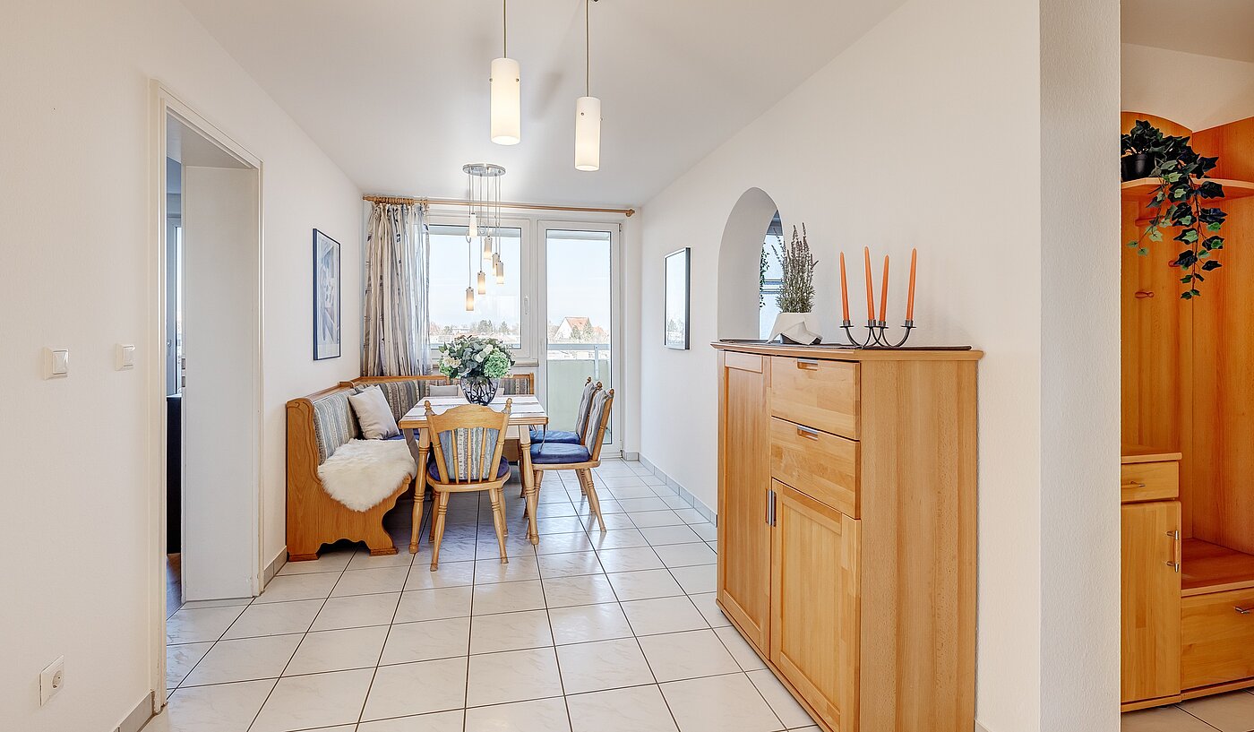 多层公寓 与 3.5 房间 | Haar | 2201ML5 | Geräumige Diele mit...