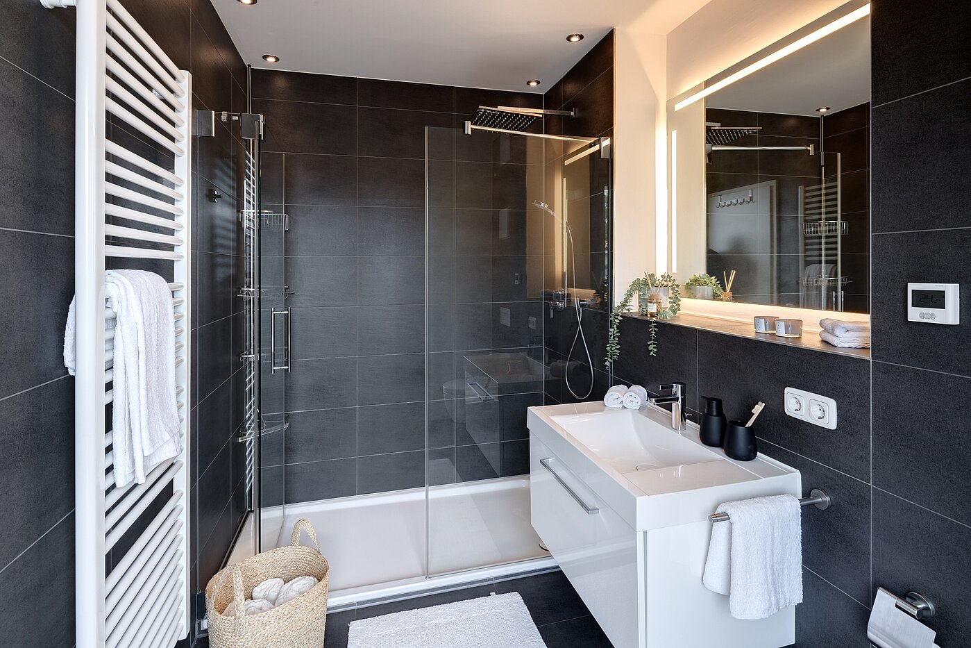 顶层公寓 与 3.5 房间 | München-Oberföhring | 70237 | En Suite Duschbad...