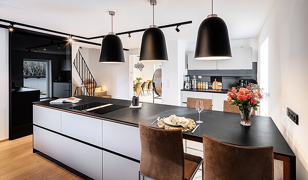 排角屋 与 6 房间 | München-Trudering | 70191 | Hochwertige Einbauküche...