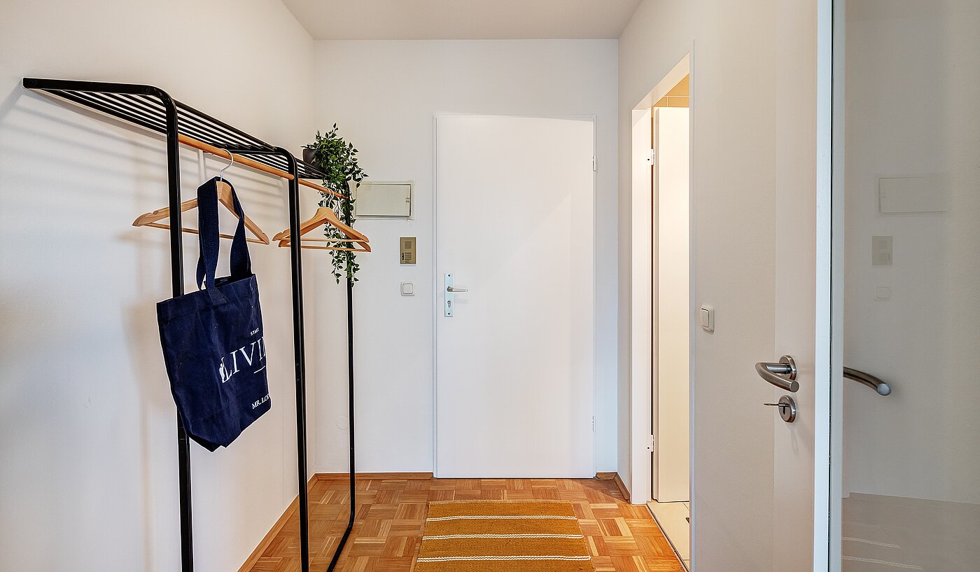 多层公寓 与 1 房间 | München-Milbertshofen | 2112ML4 | Geräumige Diele