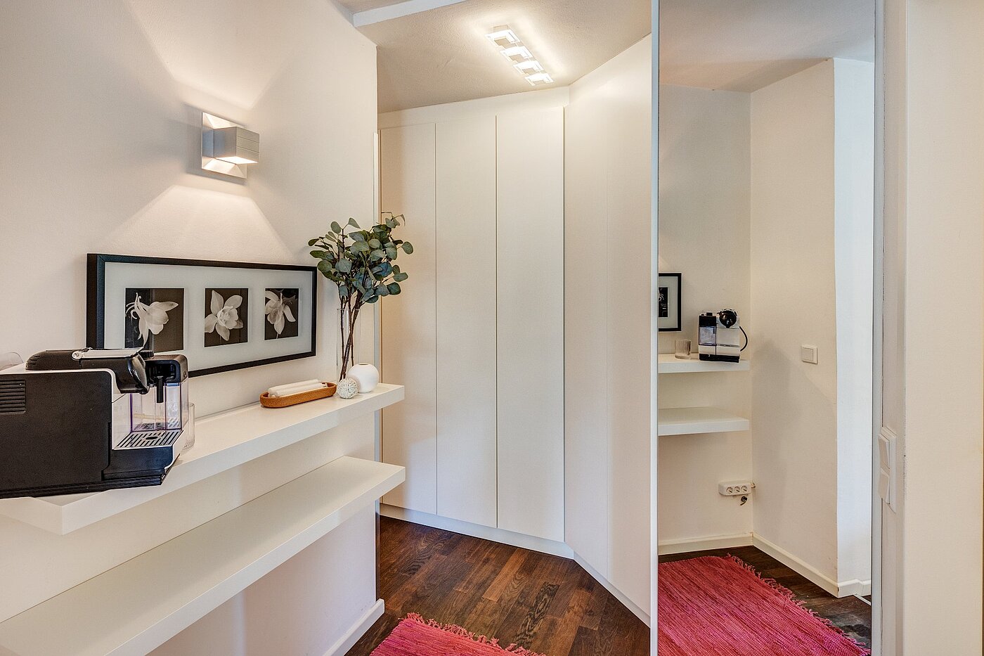 多层公寓 与 1 房间 | München-Freimann | 2105ML4 | Flur mit großem Einbauschrank