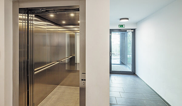 顶层公寓 与 2 房间 | München-Bogenhausen | 70385 | ...Aufzug