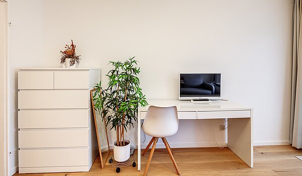 多层公寓 与 1 房间 | München-Schwabing | 70475 | ... und kleinem Schreibtisch