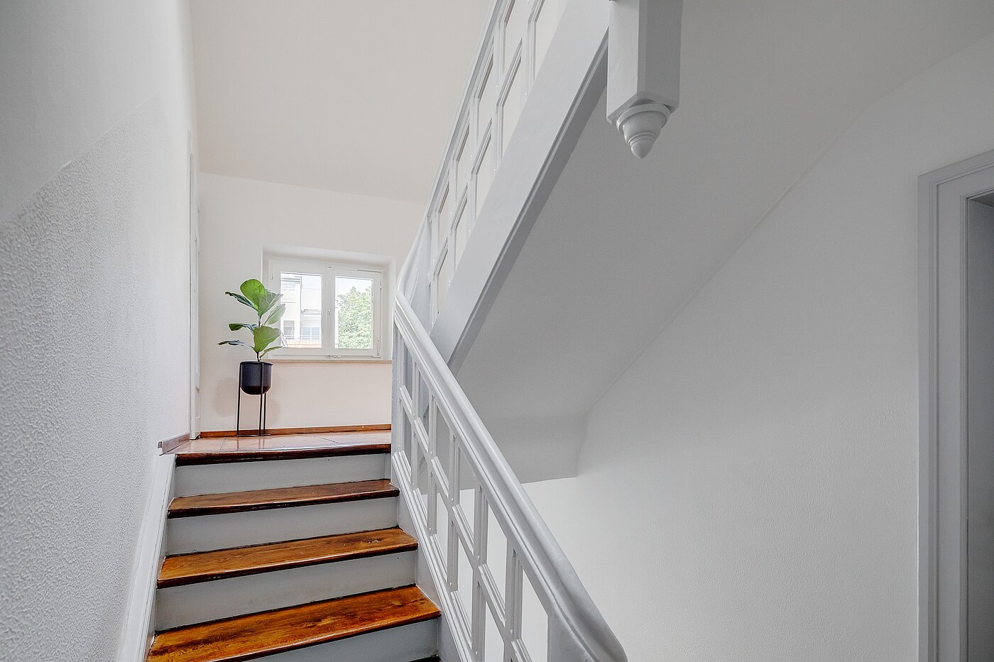 多层公寓 与 2 房间 | München-Isarvorstadt | 70089 | Charmantes Treppenhaus
