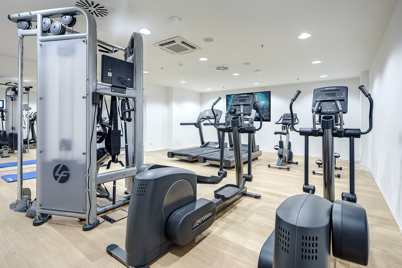 公寓 与 1.5 房间 | München-Neuhausen | 70179 | Fitnessbereich