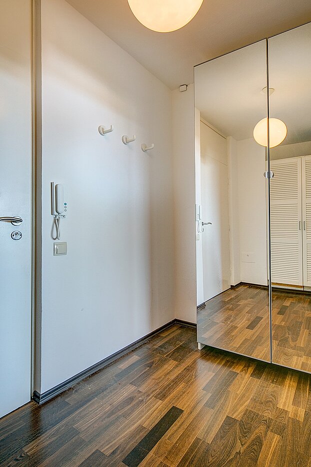 多层公寓 与 1 房间 | München-Schwabing | 70079 | Flur...