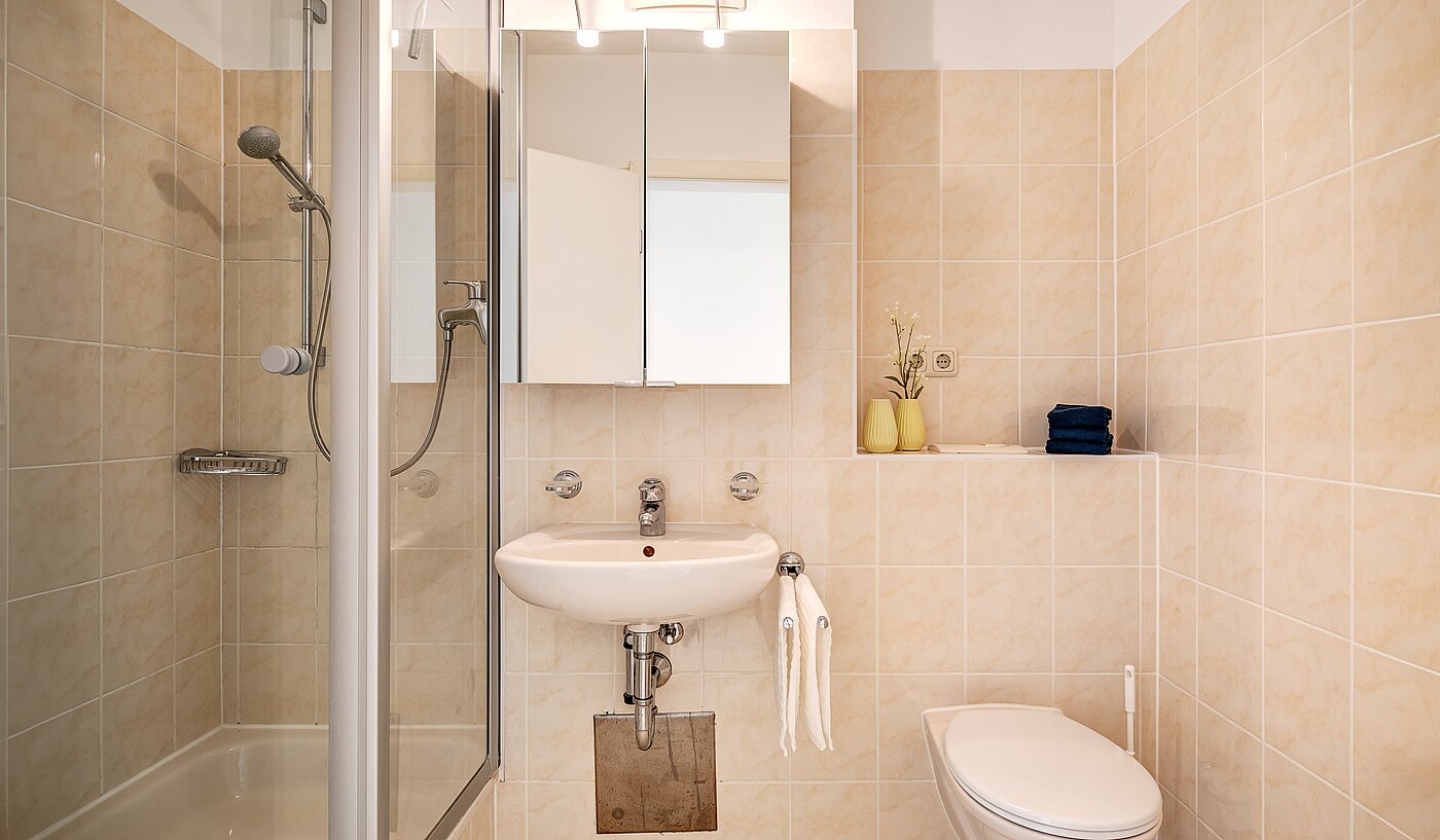 多层公寓 与 4 房间 | 1709ML3 | Duschbad mit Gäste-WC