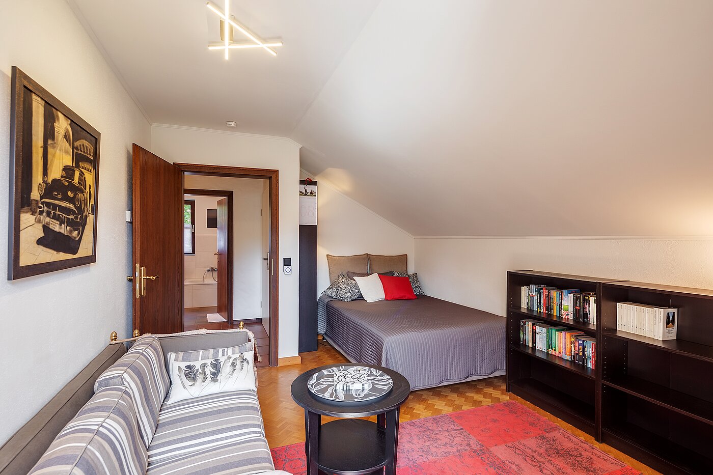 独栋住宅 与 4 房间 | Neubiberg | 70429 | Schlafzimmer II im OG
