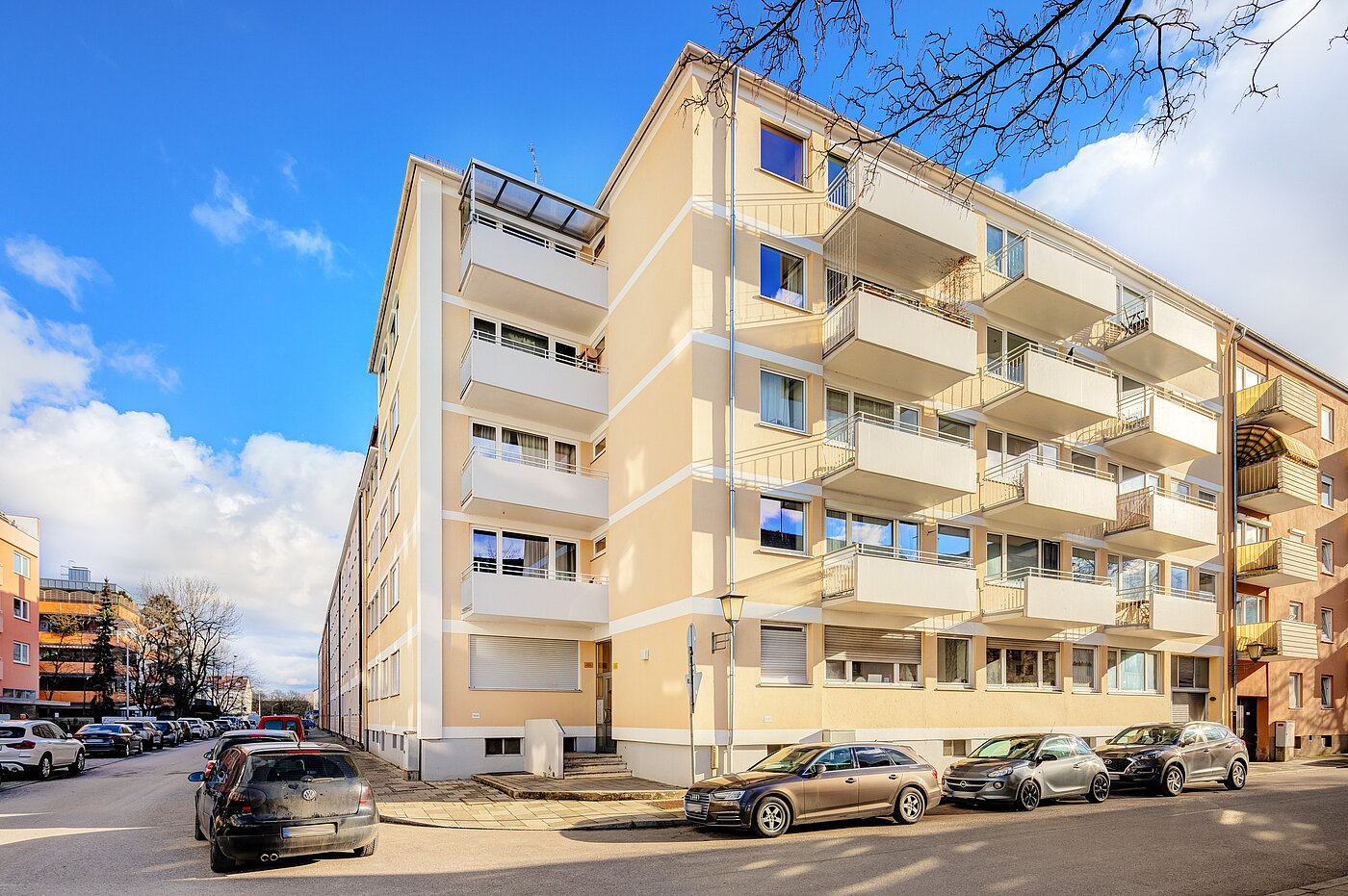 多层公寓 与 2 房间 | München-Milbertshofen | 701801 | Ansicht von der Straße aus
