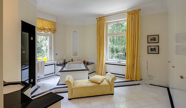 别墅 与 9 房间 | Reutlingen | 70231 | Badezimmer 1. Obergeschoss