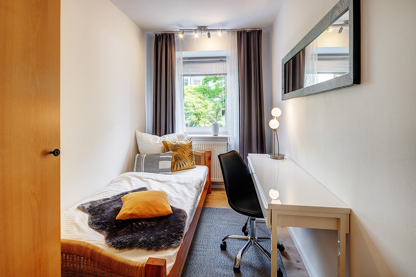 多层公寓 与 2.5 房间 | München-Isarvorstadt | 70121 | Kleines Zimmer...