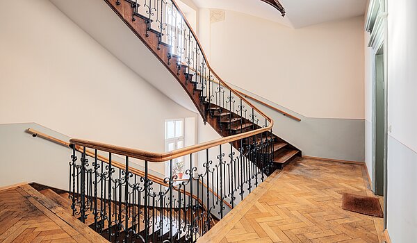 多层公寓 与 2 房间 | München-Isarvorstadt | 703031 | Treppenhaus