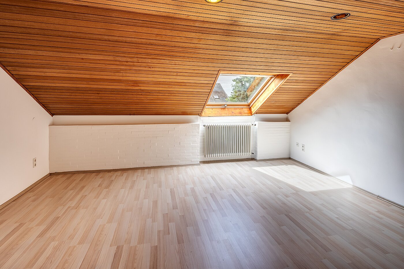 排式中层住宅 与 4 房间 | Maisach | 70125 | Helles Dachstudio