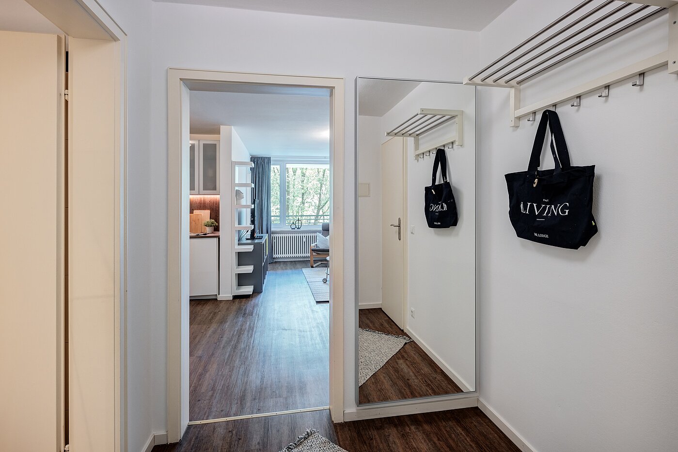 多层公寓 与 2 房间 | München-Bogenhausen | 70142 | Diele mit Stauraum