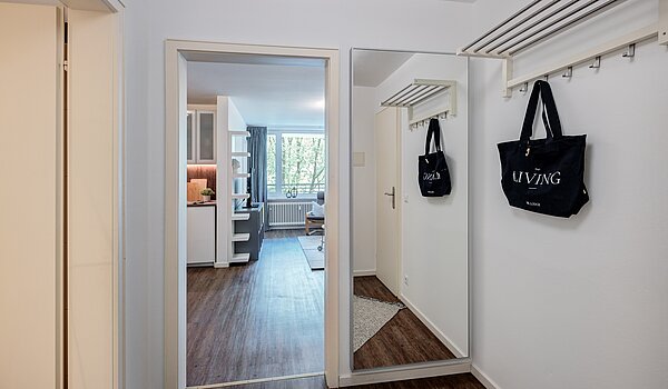 多层公寓 与 2 房间 | München-Bogenhausen | 70142 | Diele mit Stauraum