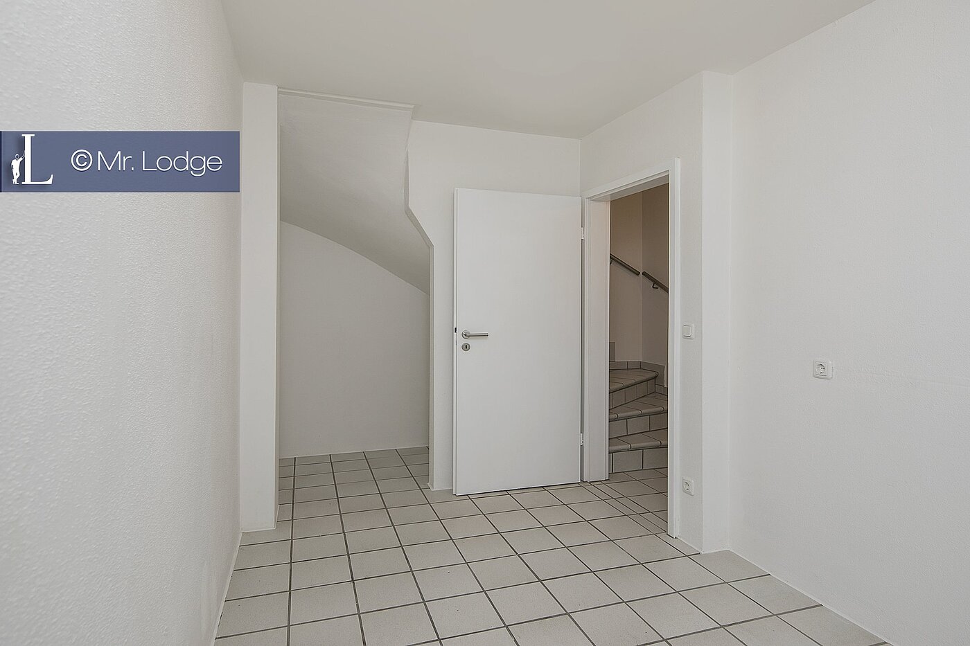 多层公寓 与 5 房间 | 1702ML3 | Abstellraum