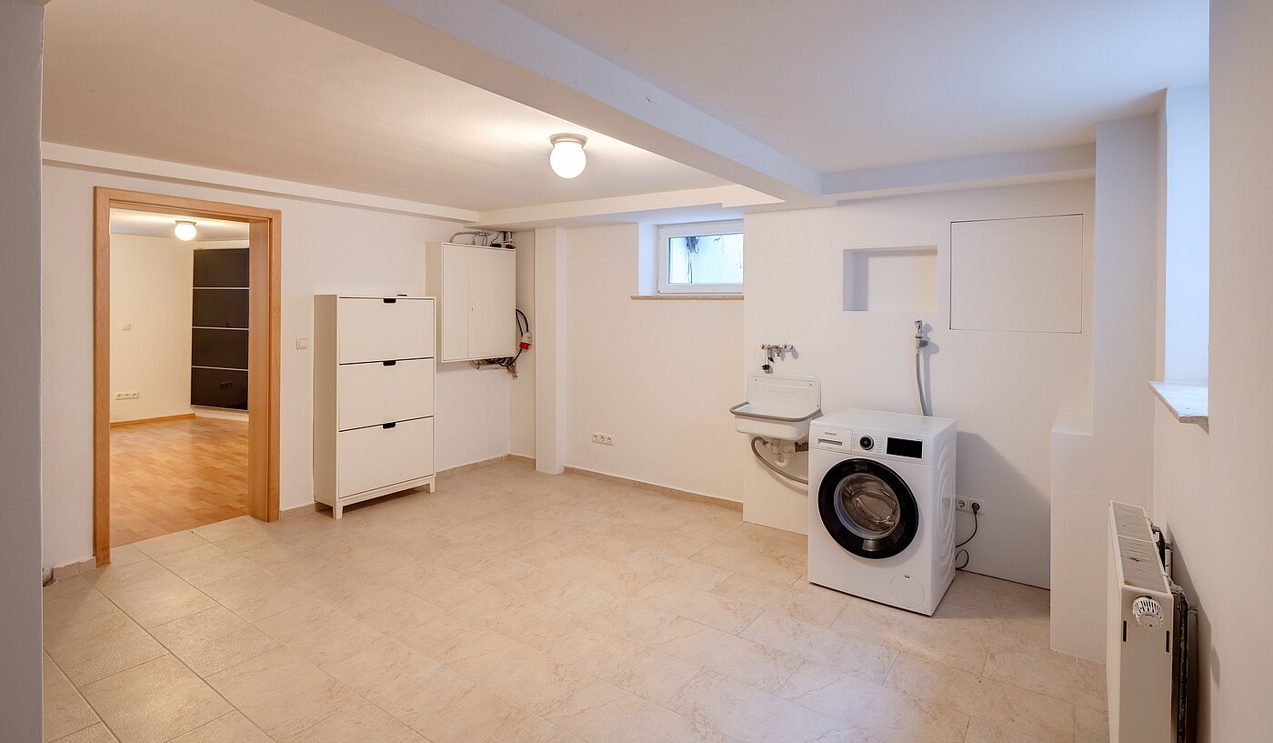 联排别墅 与 6.5 房间 | Unterschleißheim | 70122 | ...Haustechnik und die Waschmaschine