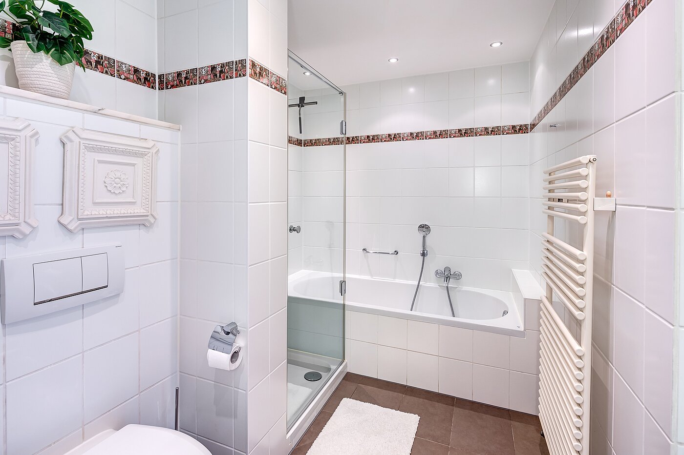 多层公寓 与 3.5 房间 | 70284 | ...Dusche und Wanne