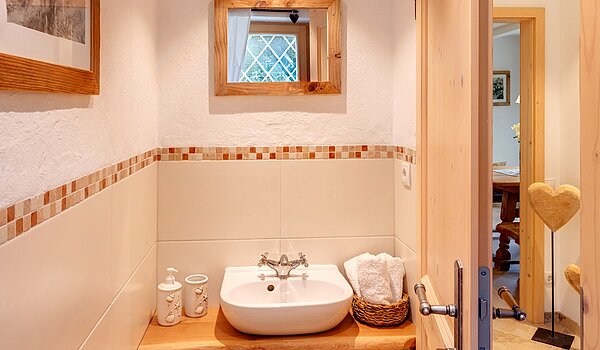 一楼公寓 与 2.5 房间 | Kreuth | 701351 | Gäste WC