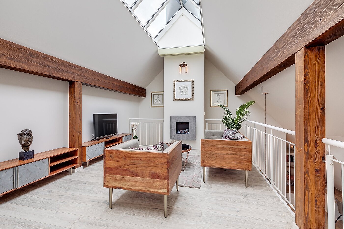 多层公寓 与 2.5 房间 | München-Moosach | 2012ML4 | ... die Galerie mit Kamin