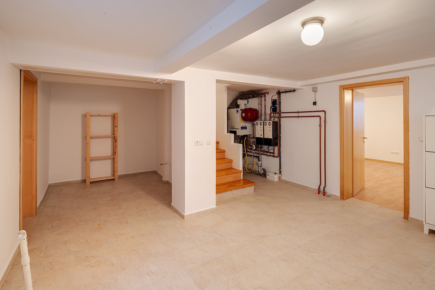 联排别墅 与 6.5 房间 | Unterschleißheim | 70122 | Großer Kellerraum mit Platz für die...