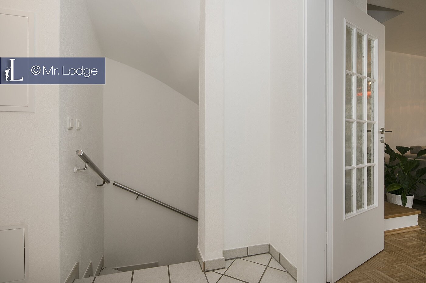 多层公寓 与 5 房间 | 1702ML3 | Treppe zum UG