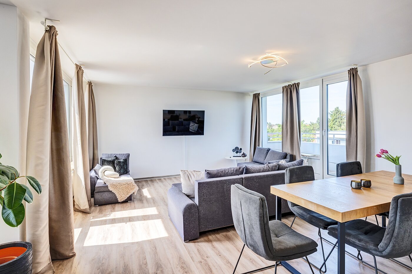 露台公寓 与 3.5 房间 | München-Berg am Laim | 123456 | ...