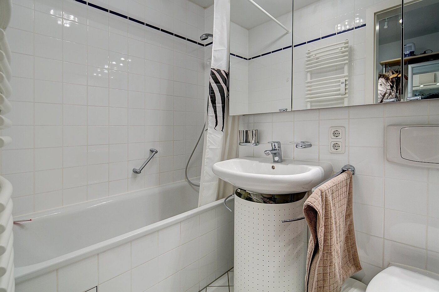 多层公寓 与 1 房间 | München-Isarvorstadt | 2104ML6 | Bad mit Badewanne
