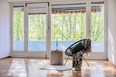 Bogenhausen：适合老年人居住的3.5室公寓，绿意盎然且地处市中心（可租）