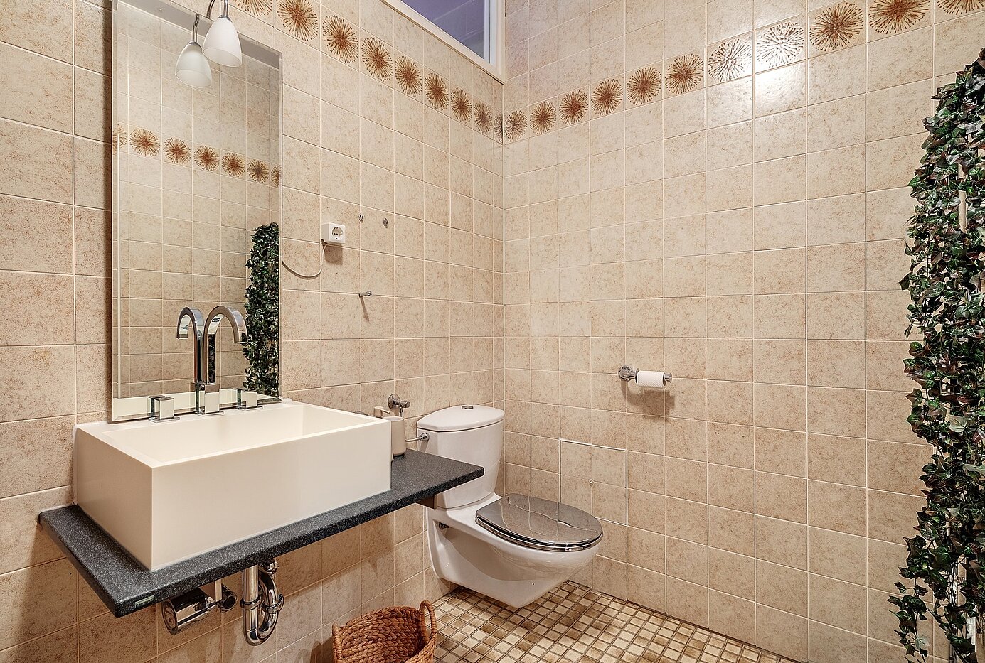 多层公寓 与 2 房间 | München-Untergiesing | 2003ML12 | Hell gefliestes Badezimmer...