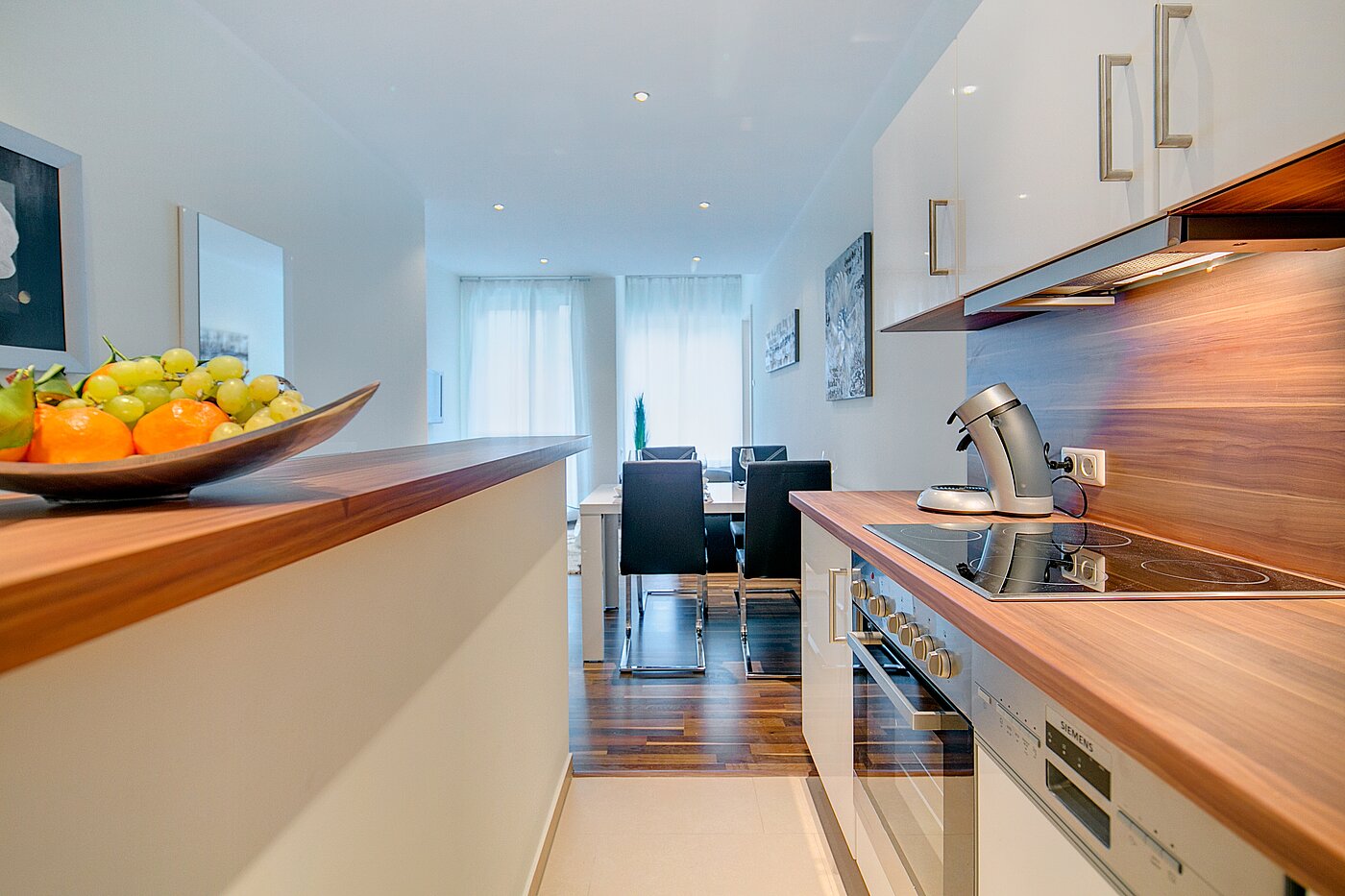 一楼公寓 与 4 房间 | München-Neuhausen | 70471 | ...mit Theke