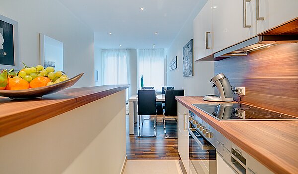 一楼公寓 与 4 房间 | München-Neuhausen | 70471 | ...mit Theke
