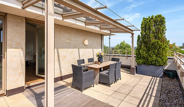 顶层公寓 与 3.5 房间 | München-Oberföhring | 70237 | ...mit überdachtem Patio...