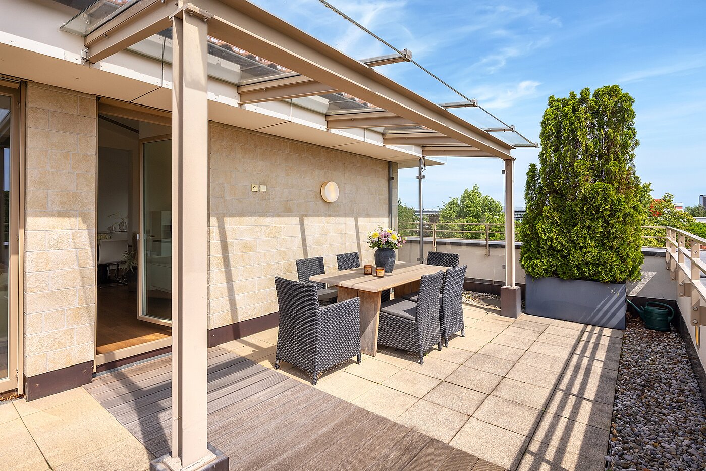 顶层公寓 与 3.5 房间 | München-Oberföhring | 70237 | ...mit überdachtem Patio...