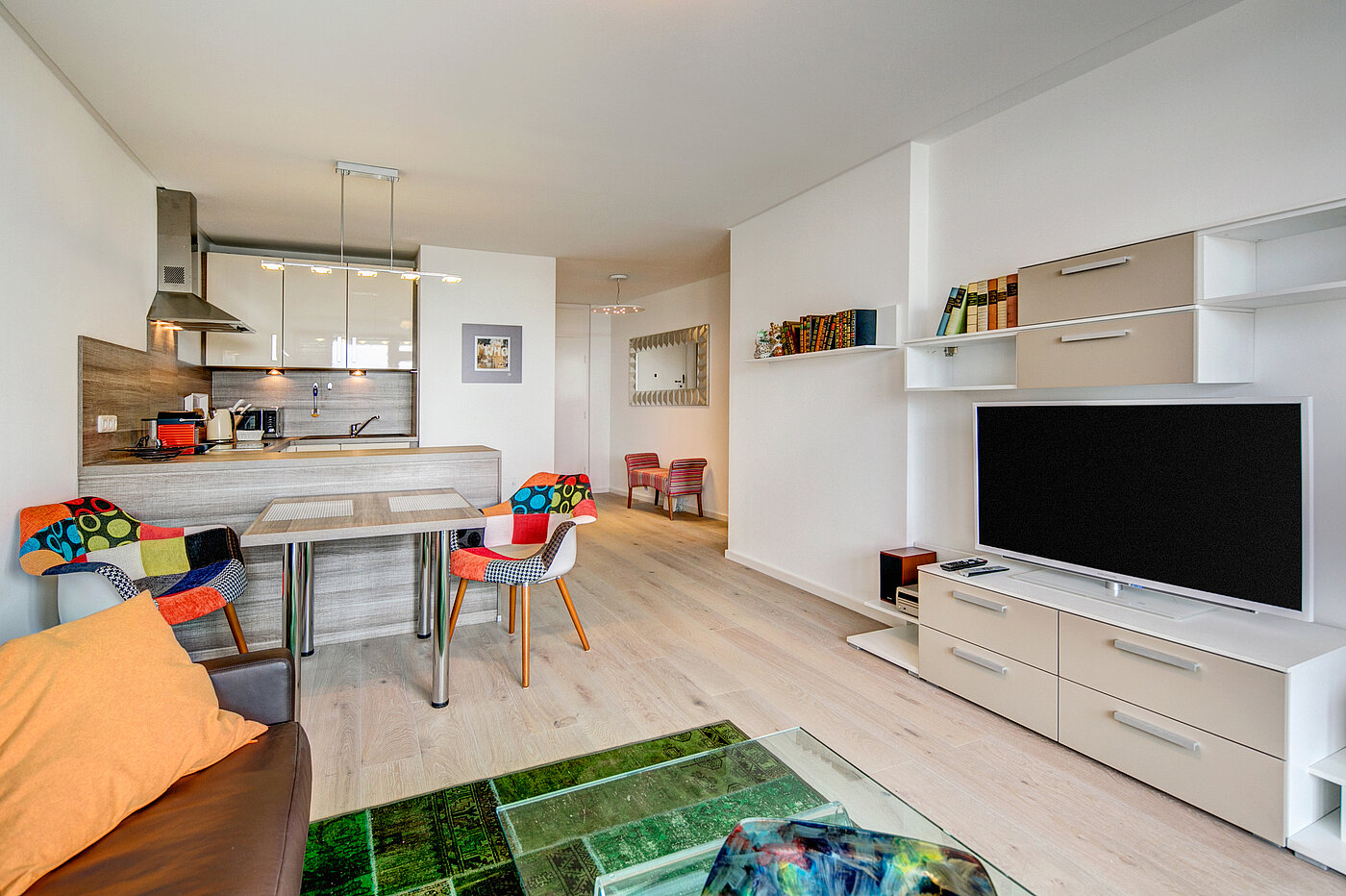 多层公寓 与 2 房间 | München-Schwabing | 70445 | Wohn- und Essbereich