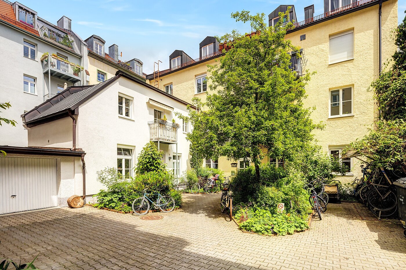 多层公寓 与 1 房间 | München-Neuhausen | 70235 | Ansicht vom Innenhof aus