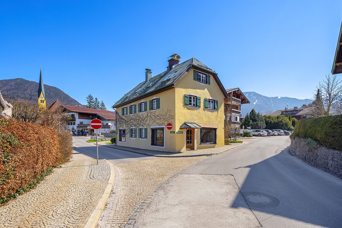 多户住宅 与 11 房间 | Rottach-Egern | 70215 | In unmittelbarer Nähe zum See.